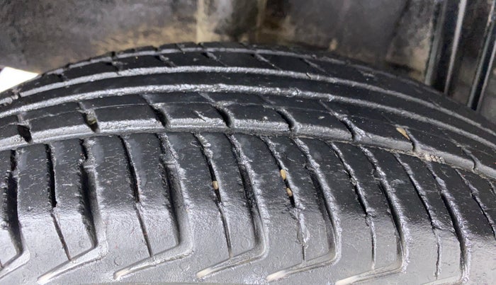 2018 Datsun Redi Go T (O), CNG, Manual, 80,245 km, Right Rear Tyre Tread