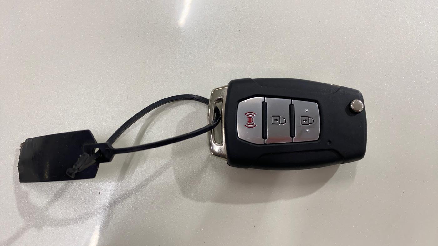 2021 Mahindra XUV300 W8 (O) 1.5 DIESEL AMT, Diesel, Automatic, 60,064 km, Key Close Up