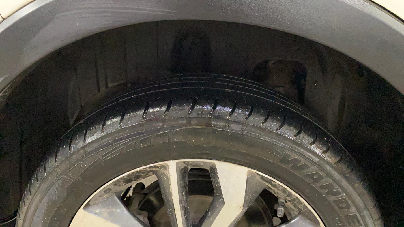 2021 Mahindra XUV300 W8 (O) 1.5 DIESEL AMT, Diesel, Automatic, 60,064 km, Right Rear Tyre Tread