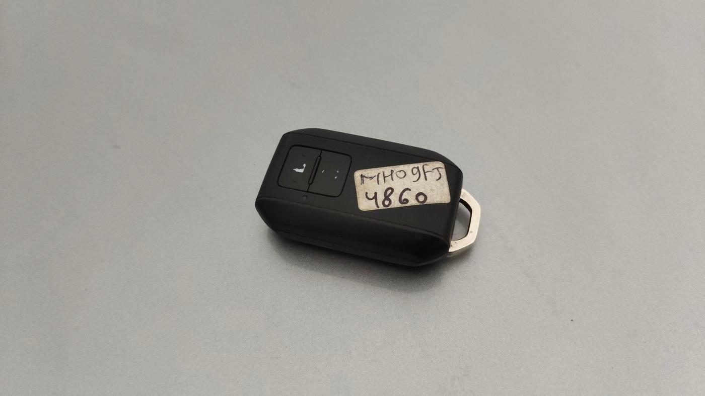 2020 Toyota Glanza V CVT, Petrol, Automatic, 70,863 km, Key Close Up