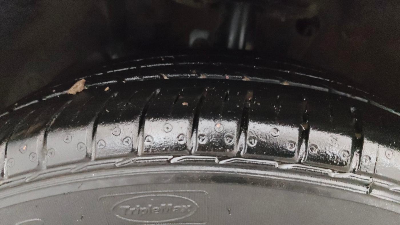 2020 Toyota Glanza V CVT, Petrol, Automatic, 70,863 km, Left Front Tyre Tread