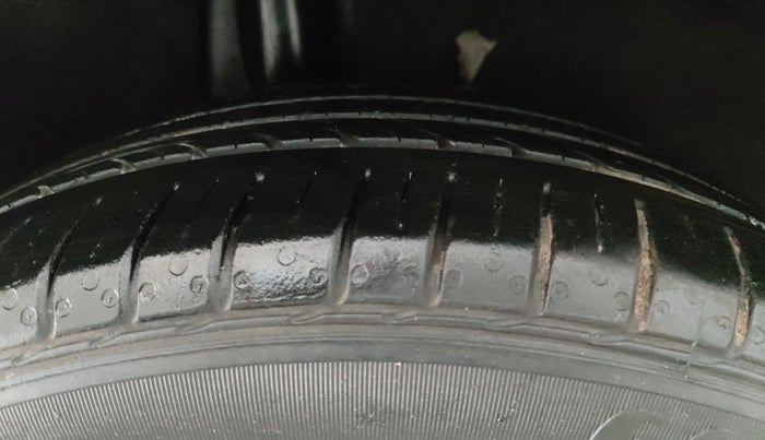 2020 Toyota Glanza V CVT, Petrol, Automatic, 70,840 km, Right Rear Tyre Tread