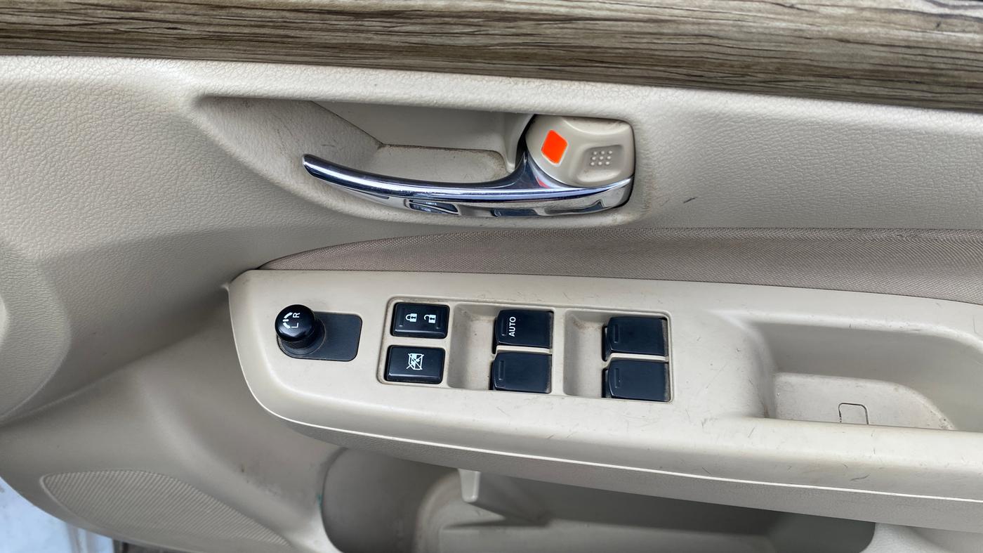 2021 Maruti Ciaz DELTA 1.5 SHVS MT PETROL, Petrol, Manual, 59,328 km, Driver Side Door Panels Control