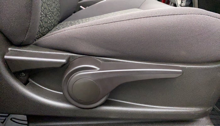 2016 Tata Zest XT RT, Petrol, Manual, 41,657 km, Driver Side Adjustment Panel