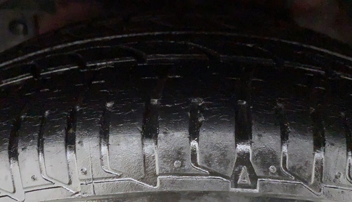 2016 Tata Zest XT RT, Petrol, Manual, 41,657 km, Right Front Tyre Tread