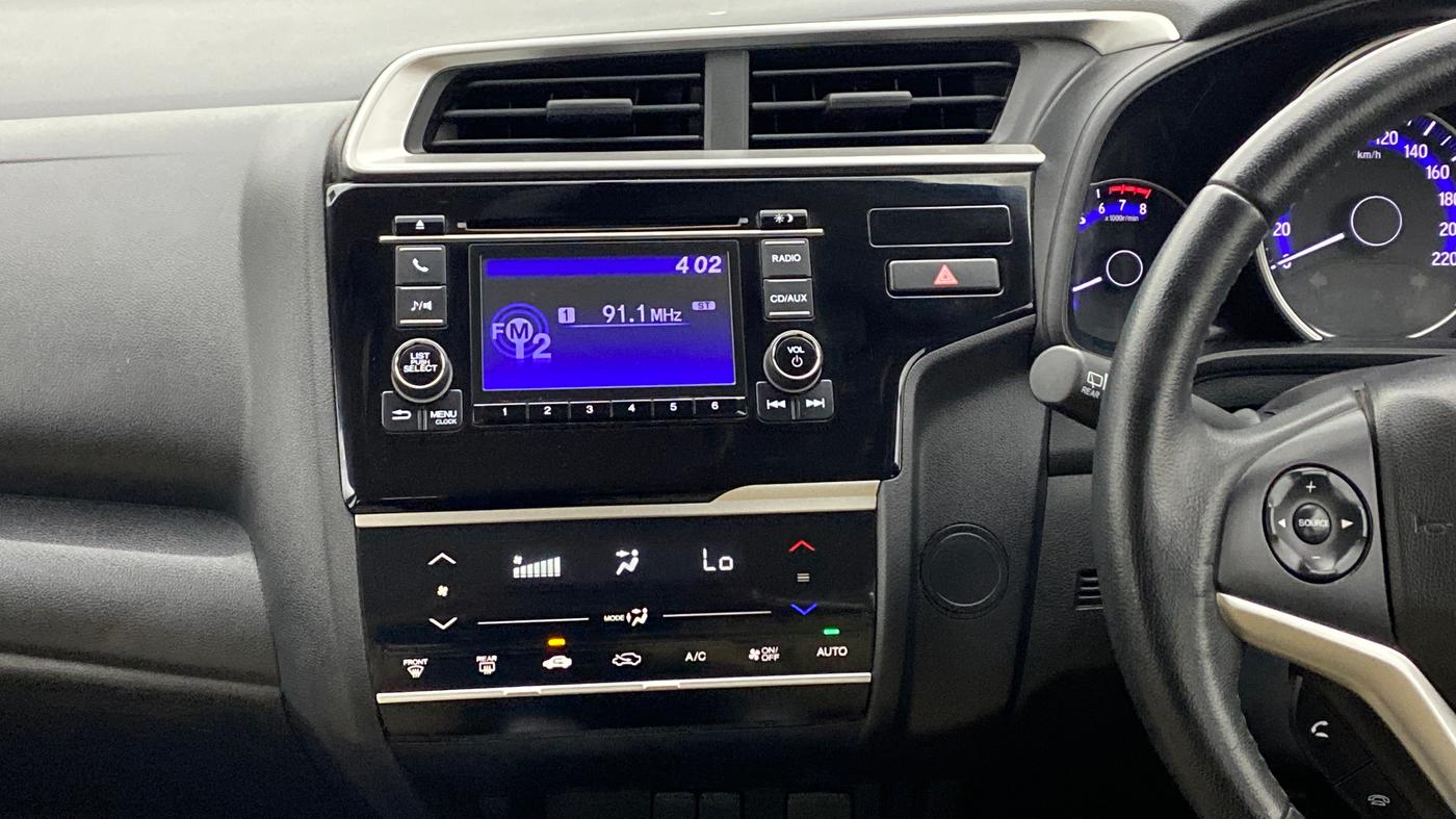 2017 Honda Jazz 1.2 V MT, Petrol, Manual, 20,071 km, Air Conditioner