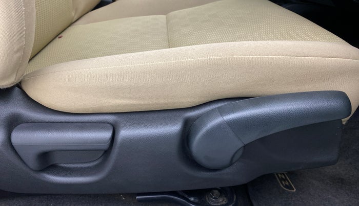 2017 Honda Jazz 1.2 V MT, Petrol, Manual, 20,071 km, Driver Side Adjustment Panel