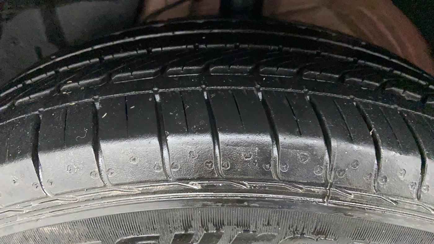 2020 MG HECTOR SHARP DCT PETROL, Petrol, Automatic, 10,089 km, Left Front Tyre Tread