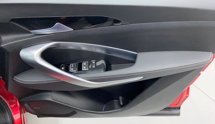 2020 MG HECTOR SHARP DCT PETROL, Petrol, Automatic, 10,089 km, Driver Side Door Panels Control