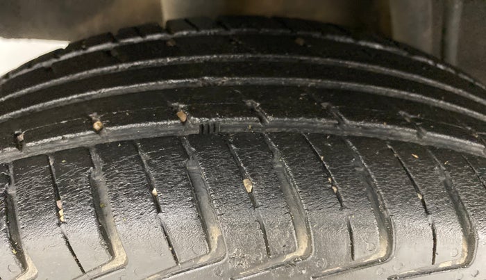 2017 Renault Kwid 1.0 RXL AT, Petrol, Automatic, 46,768 km, Right Rear Tyre Tread