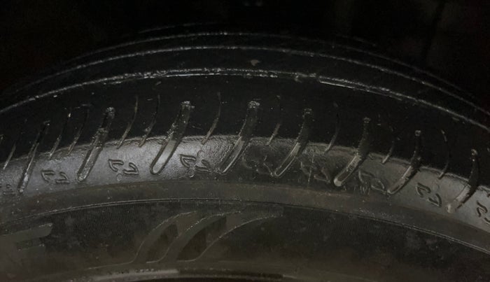 2022 Nissan MAGNITE XE, Petrol, Manual, 49,724 km, Right Front Tyre Tread