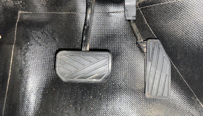 2020 Maruti Dzire ZXI AMT, Petrol, Automatic, 72,652 km, Pedals