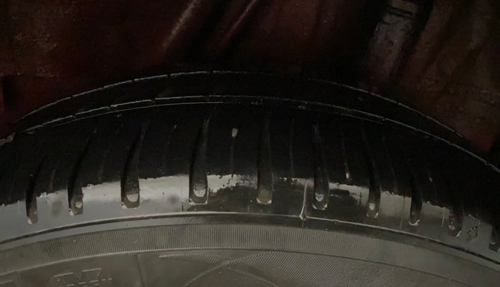 2020 Honda City 1.5L I-VTEC V MT 5TH GEN, Petrol, Manual, 43,255 km, Left Rear Tyre Tread