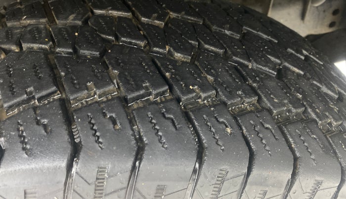 2021 Mahindra Thar LX D 4WD AT CONVERTIBLE, Diesel, Automatic, 99,439 km, Right Front Tyre Tread