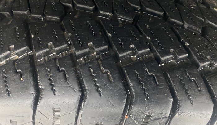 2021 Mahindra Thar LX D 4WD AT CONVERTIBLE, Diesel, Automatic, 99,439 km, Right Rear Tyre Tread