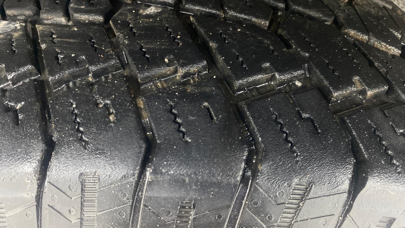 2021 Mahindra Thar LX D 4WD AT CONVERTIBLE, Diesel, Automatic, 99,439 km, Left Front Tyre Tread