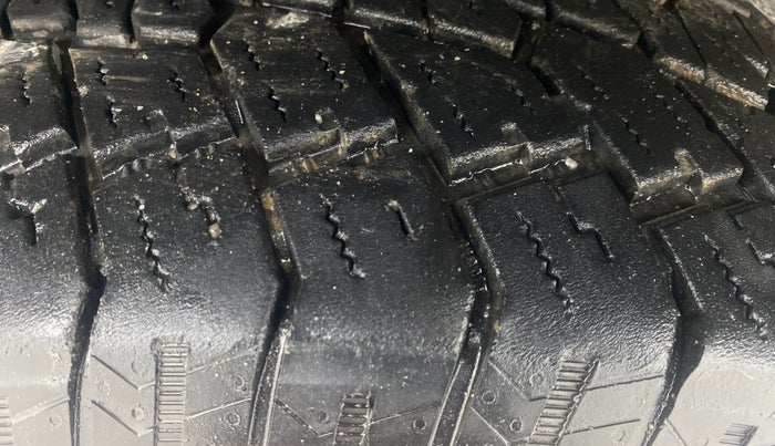 2021 Mahindra Thar LX D 4WD AT CONVERTIBLE, Diesel, Automatic, 99,439 km, Left Front Tyre Tread