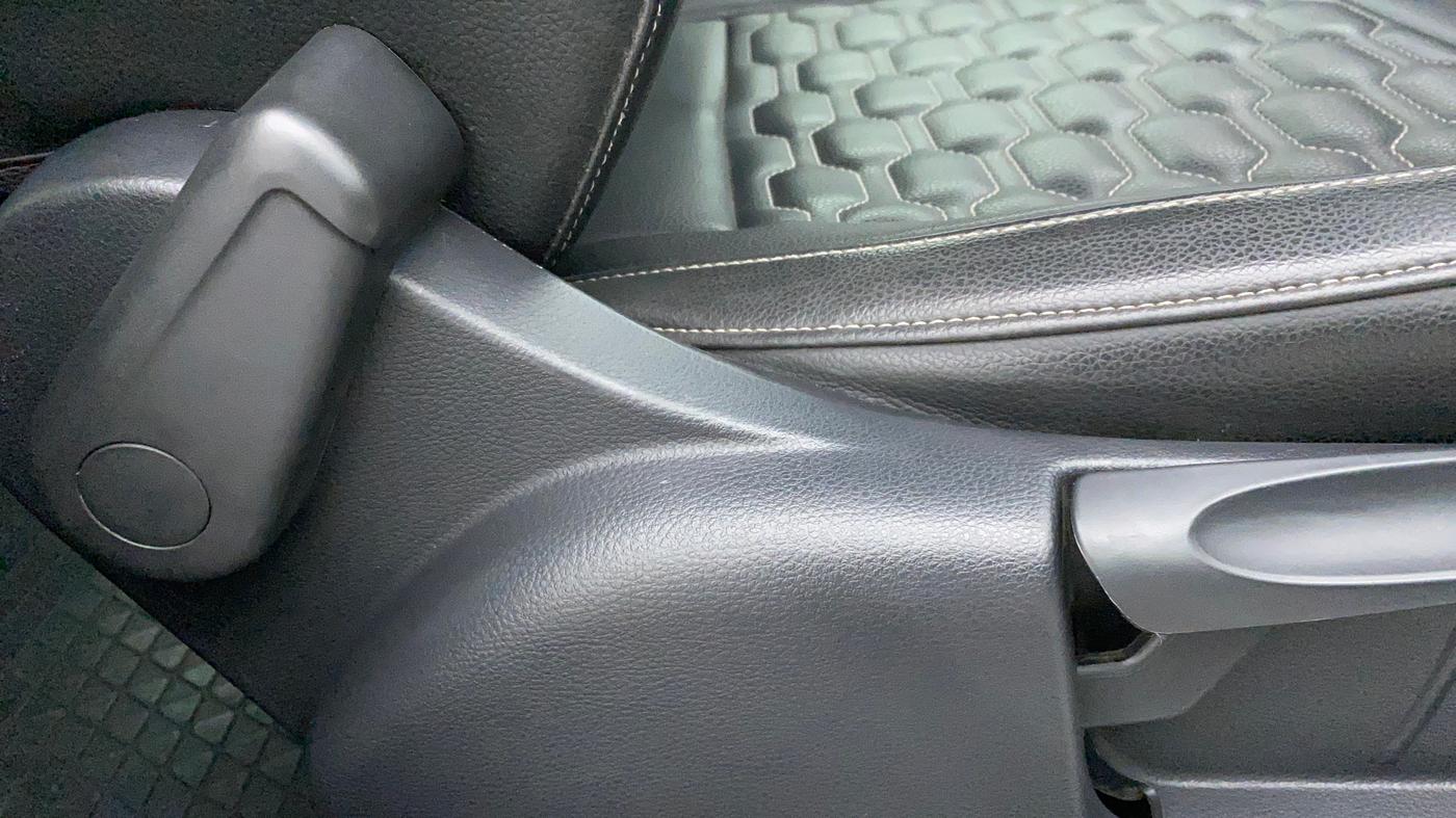2020 Volkswagen Polo HIGHLINE PLUS 1.0L TSI, Petrol, Manual, 48,043 km, Driver Side Adjustment Panel