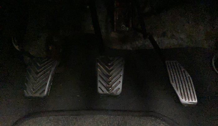 2012 Hyundai Eon ERA +, Petrol, Manual, 10,115 km, Pedals