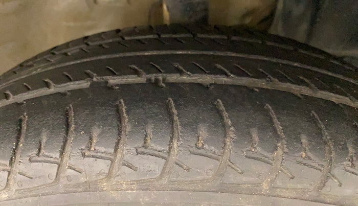 2019 Maruti New Wagon-R VXI (O) 1.2 AMT, Petrol, Automatic, 43,764 km, Right Front Tyre Tread