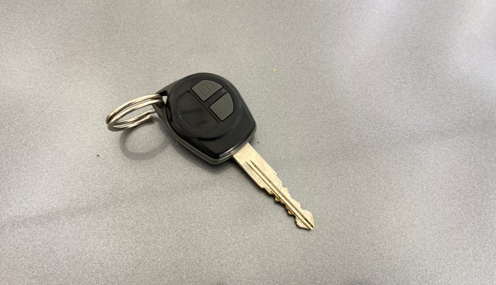 2015 Maruti Swift Dzire VXI, Petrol, Manual, 1,01,457 km, Key Close Up