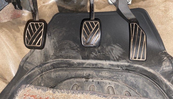 2015 Maruti Swift Dzire VXI, Petrol, Manual, 1,01,457 km, Pedals