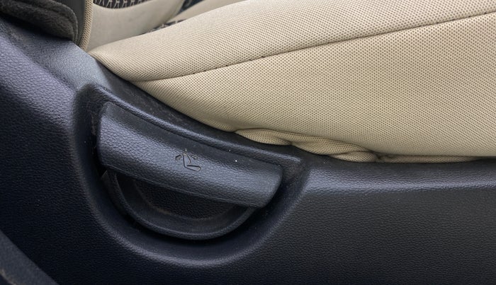 2018 Hyundai Grand i10 MAGNA 1.2 KAPPA VTVT, Petrol, Manual, 73,758 km, Driver Side Adjustment Panel