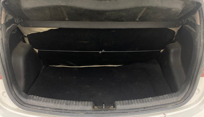 2018 Hyundai Grand i10 MAGNA 1.2 KAPPA VTVT, Petrol, Manual, 73,758 km, Boot Inside