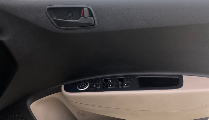 2018 Hyundai Grand i10 MAGNA 1.2 KAPPA VTVT, Petrol, Manual, 73,758 km, Driver Side Door Panels Control