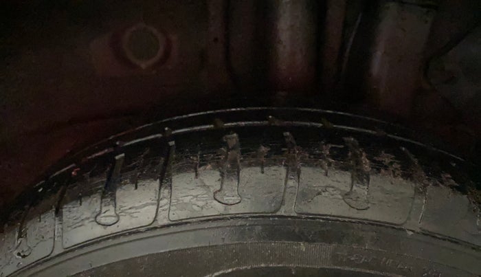 2014 Hyundai Elite i20 MAGNA 1.2, Petrol, Manual, 38,127 km, Left Rear Tyre Tread