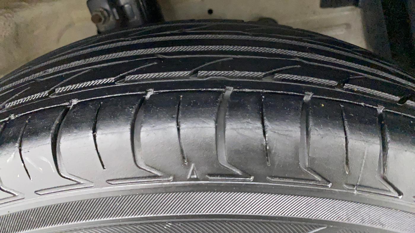 2012 Maruti Swift Dzire VDI, Diesel, Manual, 72,940 km, Right Front Tyre Tread