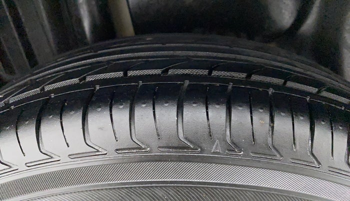 2012 Maruti Swift Dzire VDI, Diesel, Manual, 72,940 km, Right Rear Tyre Tread