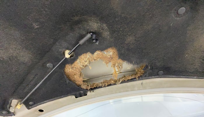 2012 Maruti Swift Dzire VDI, Diesel, Manual, 72,940 km, Bonnet (hood) - Insulation cover has minor damage