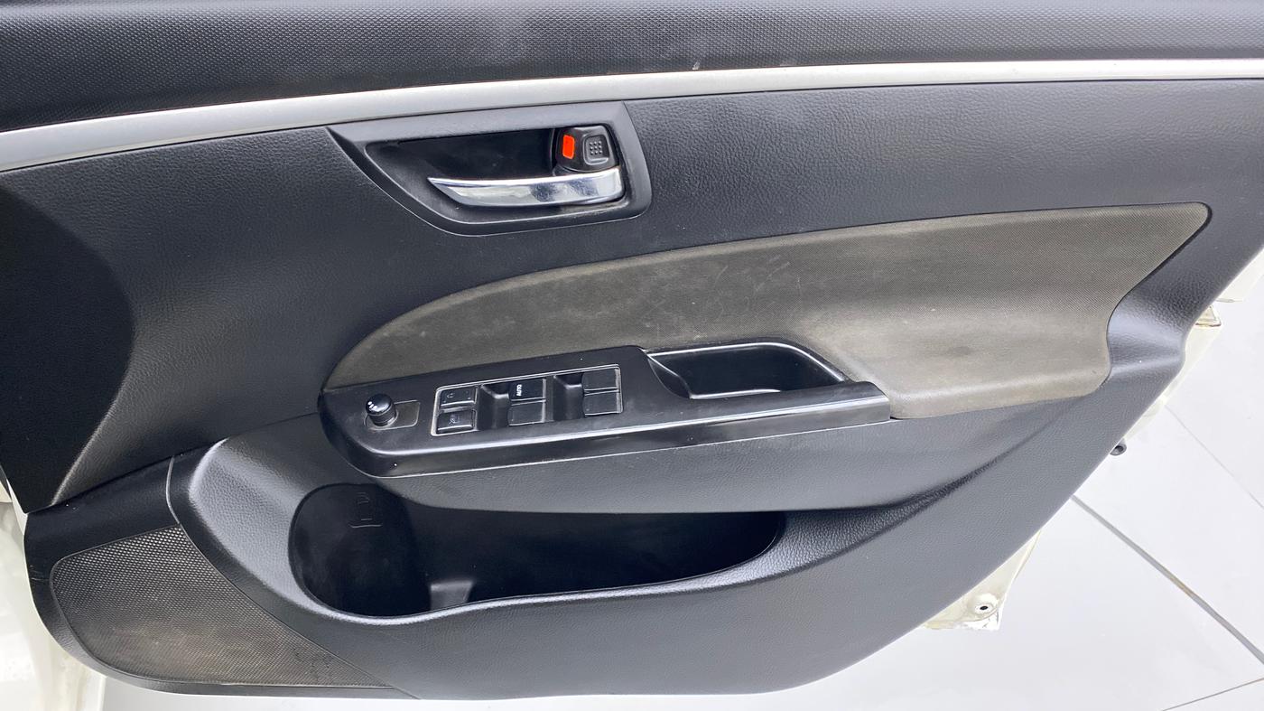 2014 Maruti Swift VXI D, Petrol, Manual, 70,958 km, Driver Side Door Panels Control