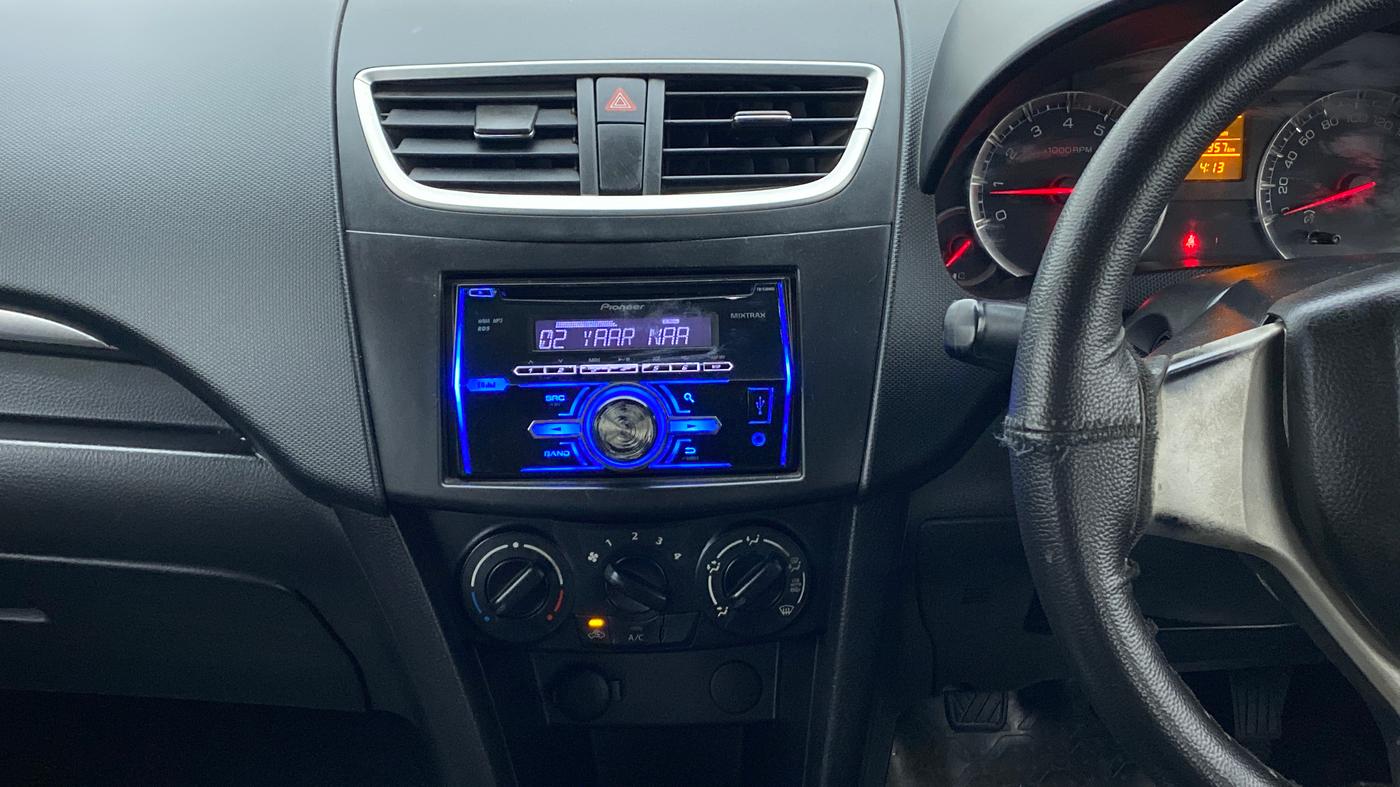 2014 Maruti Swift VXI D, Petrol, Manual, 70,958 km, Air Conditioner