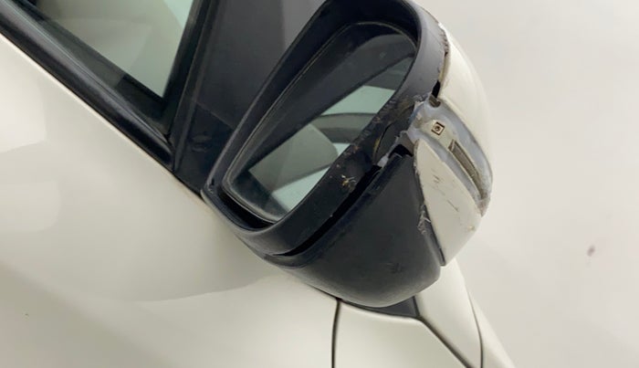 2015 Hyundai Elite i20 SPORTZ 1.2, Petrol, Manual, 50,245 km, Right rear-view mirror - Cover has minor damage