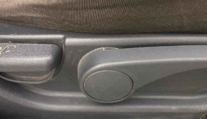 2013 Hyundai i20 ASTA 1.2, Petrol, Manual, 79,045 km, Driver Side Adjustment Panel