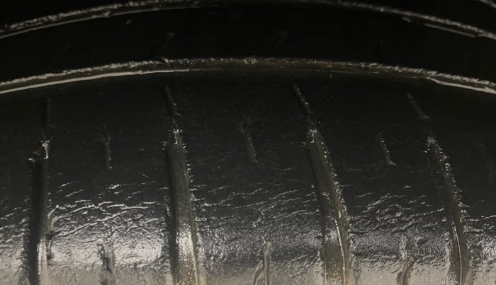 2013 Hyundai i20 ASTA 1.2, Petrol, Manual, 79,045 km, Left Front Tyre Tread