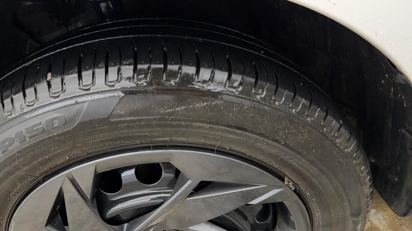 2022 Hyundai NEW I20 MAGNA 1.2 MT, Petrol, Manual, 42,483 km, Left Front Tyre Tread