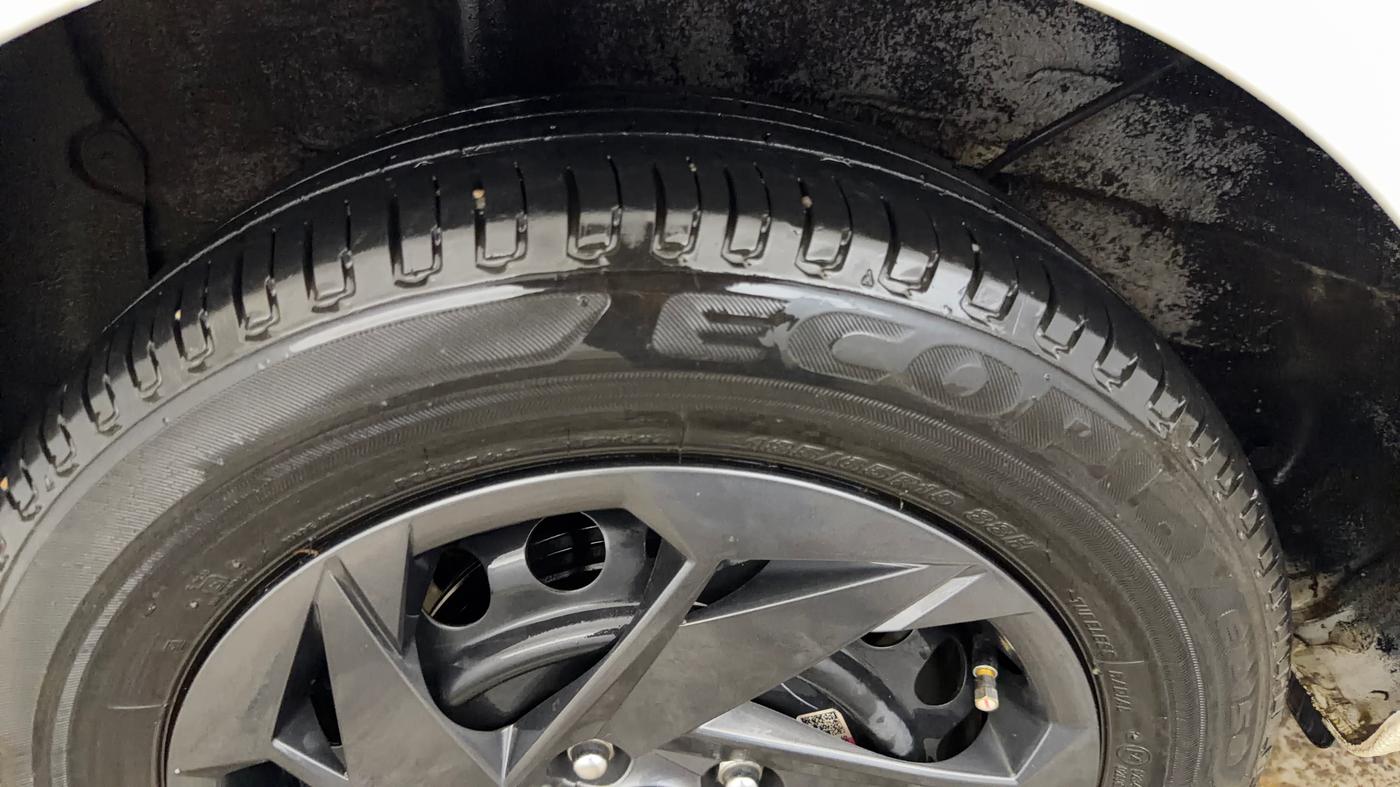 2022 Hyundai NEW I20 MAGNA 1.2 MT, Petrol, Manual, 42,483 km, Right Rear Tyre Tread
