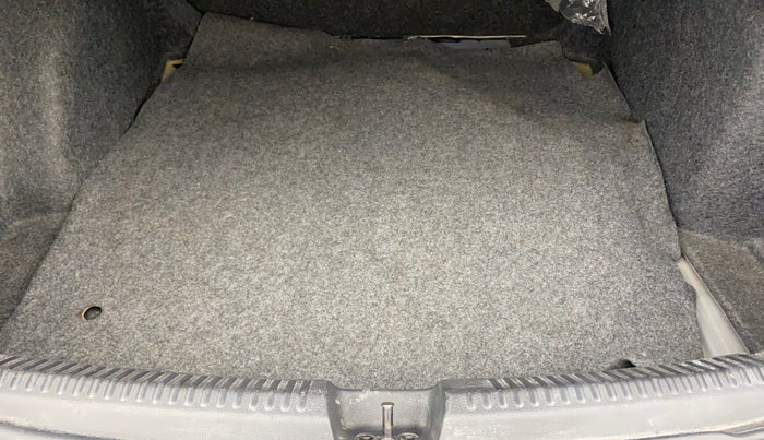 2015 Volkswagen Vento HIGHLINE DIESEL 1.5, Diesel, Manual, 60,180 km, Boot Inside