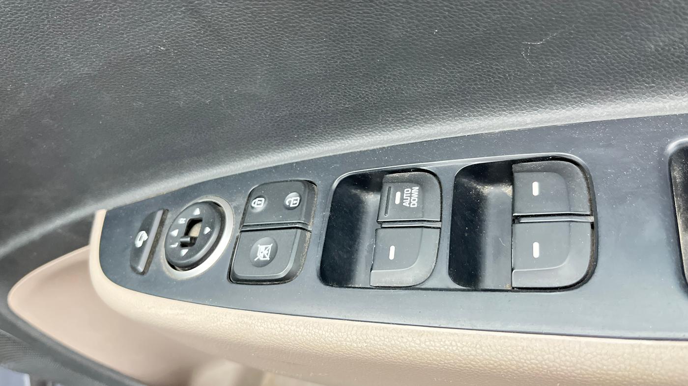 2019 Hyundai Grand i10 SPORTZ 1.2 KAPPA VTVT, Petrol, Manual, 50,419 km, Driver Side Door Panels Control