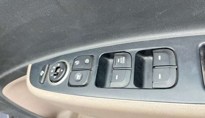 2019 Hyundai Grand i10 SPORTZ 1.2 KAPPA VTVT, Petrol, Manual, 50,419 km, Driver Side Door Panels Control