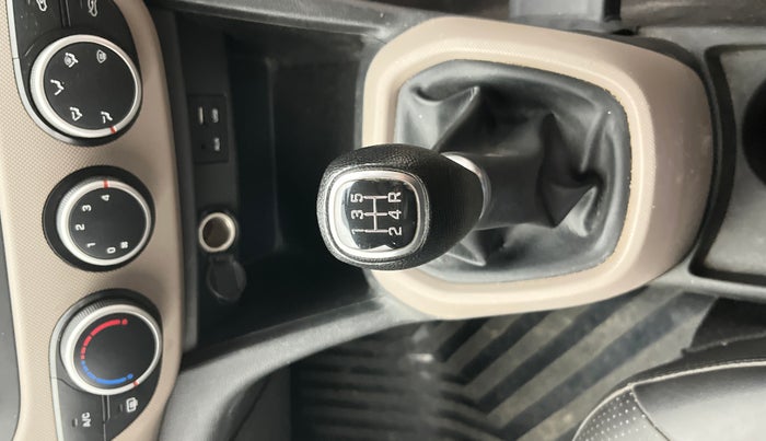 2019 Hyundai Grand i10 SPORTZ 1.2 KAPPA VTVT, Petrol, Manual, 50,419 km, Gear Lever