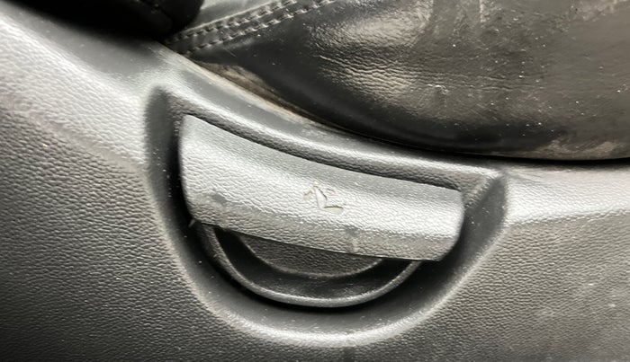 2019 Hyundai Grand i10 SPORTZ 1.2 KAPPA VTVT, Petrol, Manual, 50,419 km, Driver Side Adjustment Panel