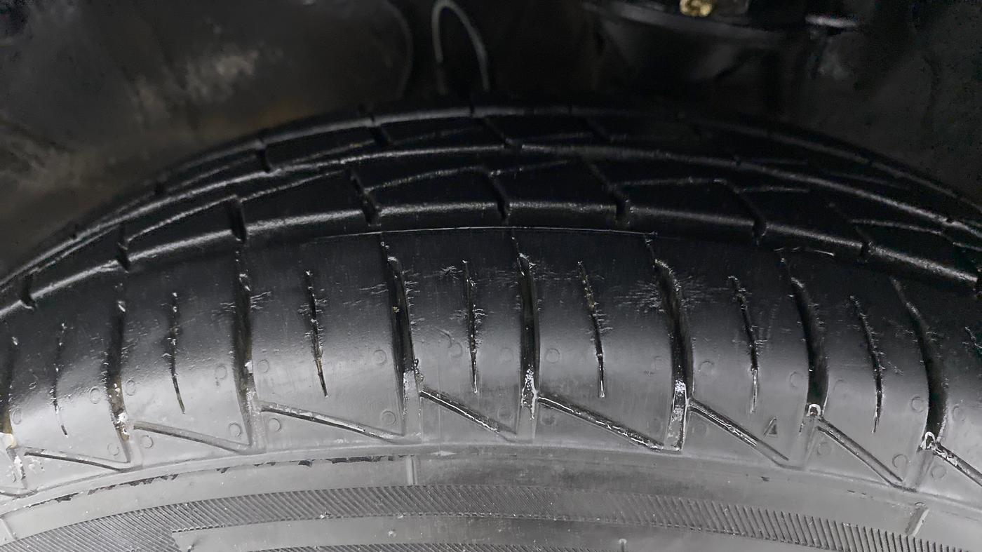 2021 Maruti Alto LXI, Petrol, Manual, 6,031 km, Left Front Tyre Tread