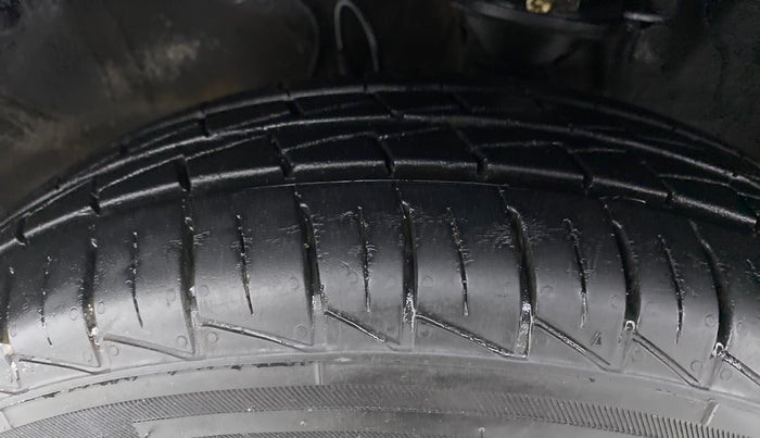 2021 Maruti Alto LXI, Petrol, Manual, 6,031 km, Left Front Tyre Tread