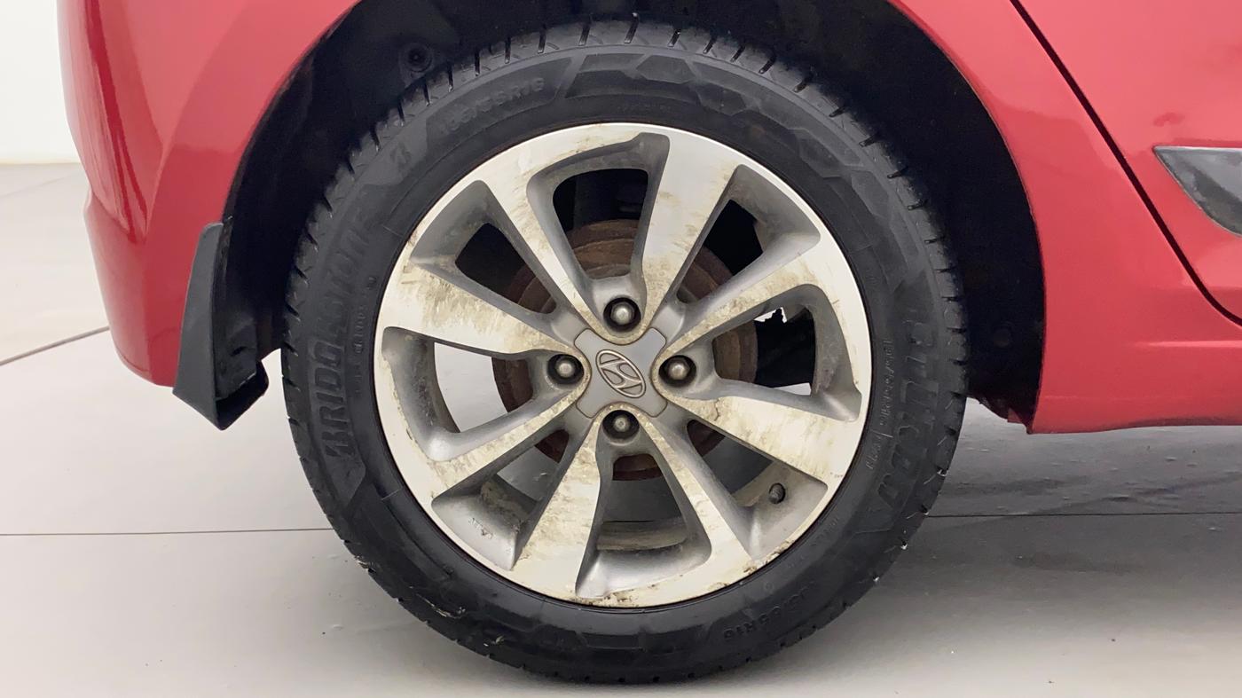 2014 Hyundai Elite i20 SPORTZ 1.2, Petrol, Manual, 1,05,481 km, Right Rear Wheel