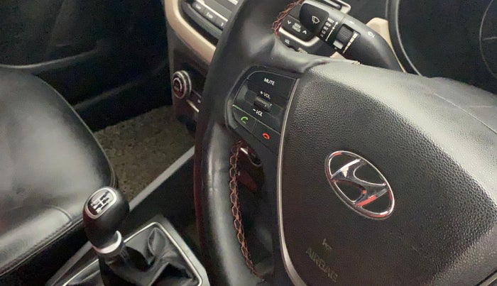 2014 Hyundai Elite i20 SPORTZ 1.2, Petrol, Manual, 1,05,481 km, Steering wheel - Phone control not functional
