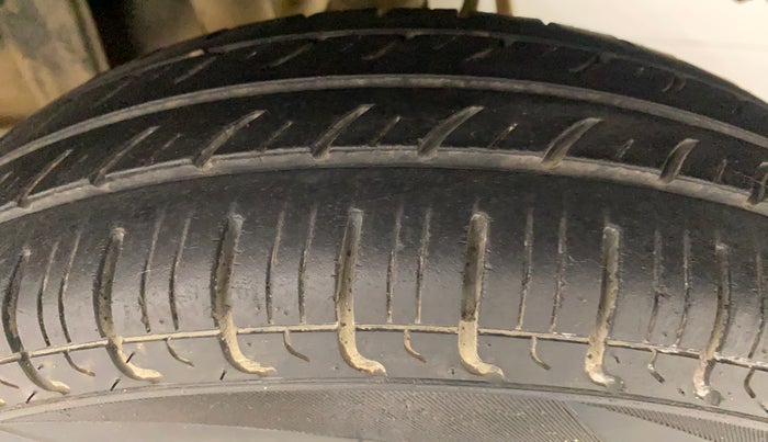 2014 Maruti Alto 800 VXI, Petrol, Manual, 19,005 km, Left Rear Tyre Tread